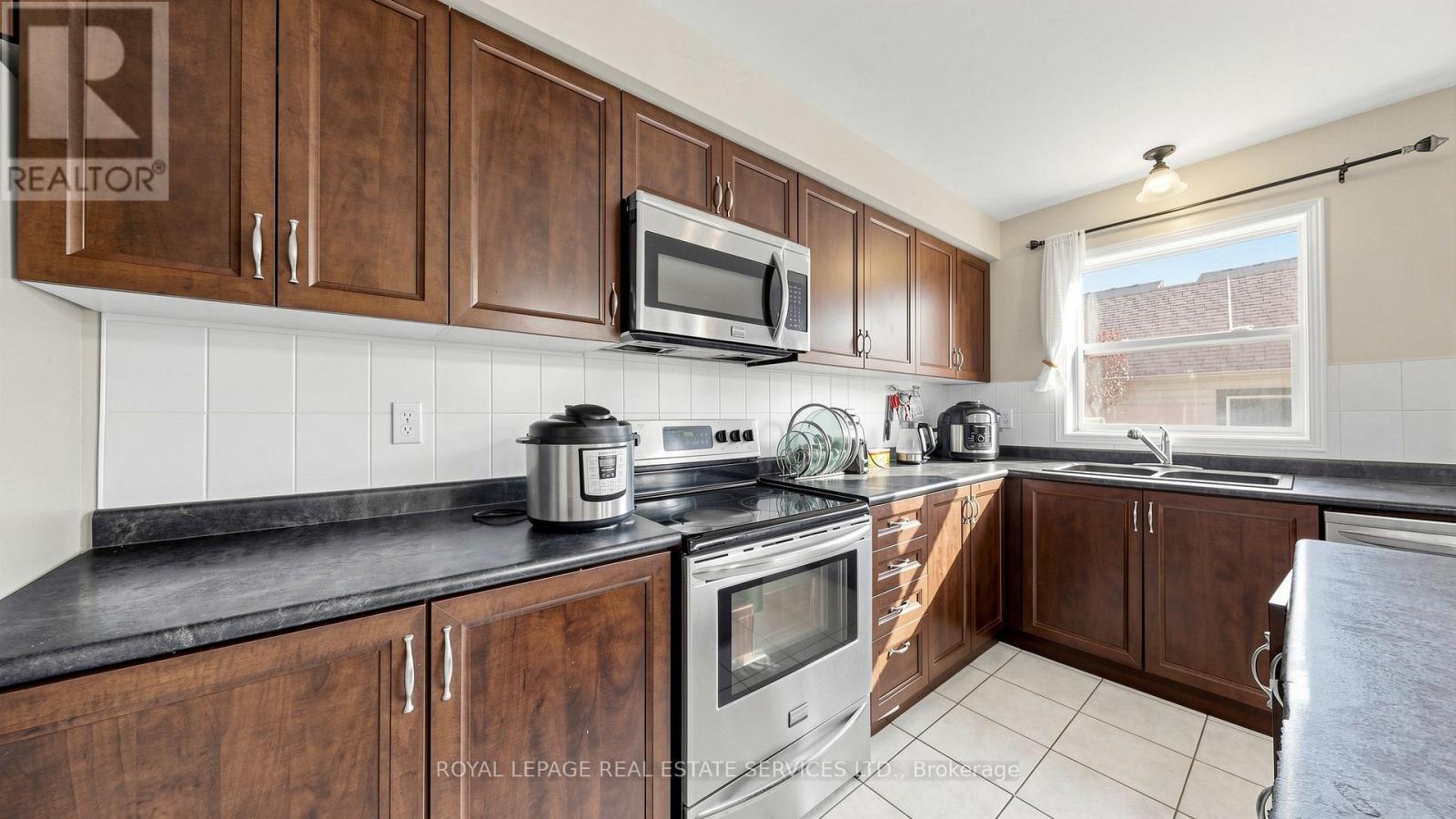 100 Georgian Drive, Oakville, Ontario  L6H 6V1 - Photo 15 - W13246612