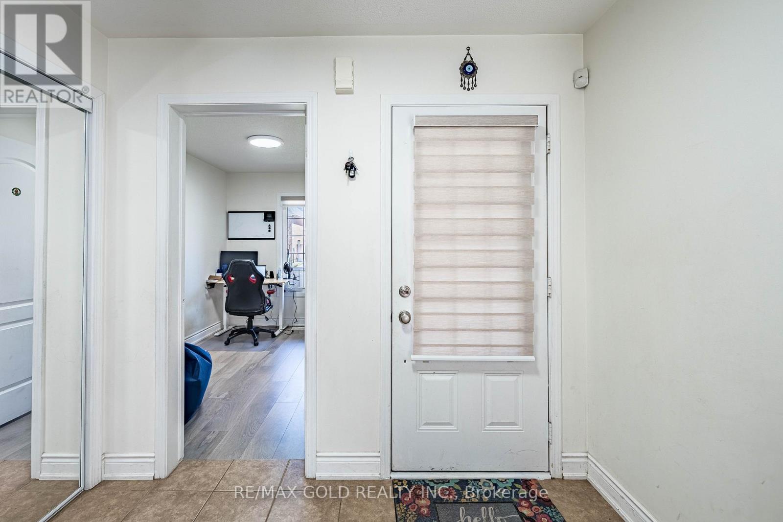 26 Robert Parkinson Drive, Brampton, Ontario  L7A 0Y3 - Photo 4 - W13246622