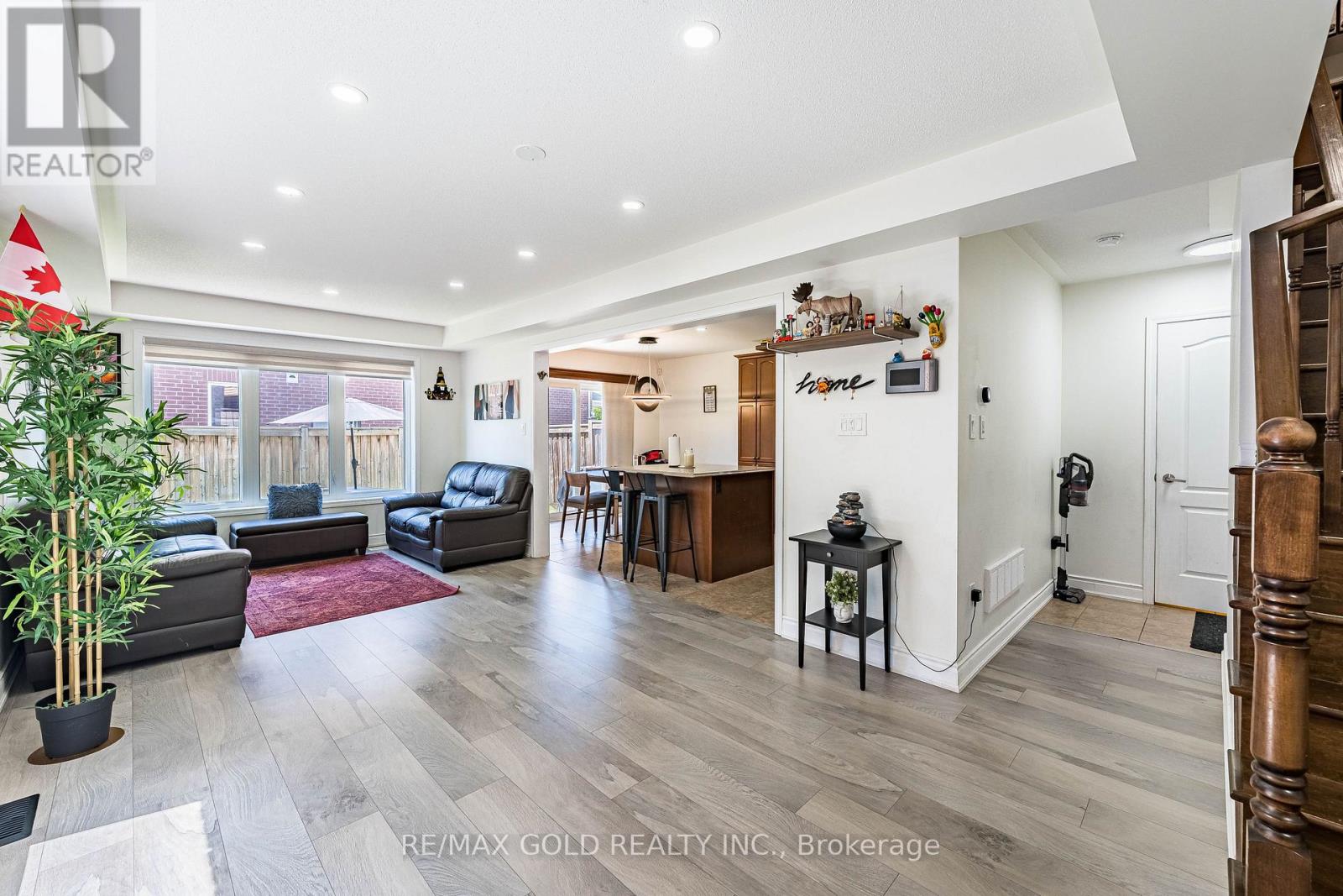 26 Robert Parkinson Drive, Brampton, Ontario  L7A 0Y3 - Photo 5 - W13246622