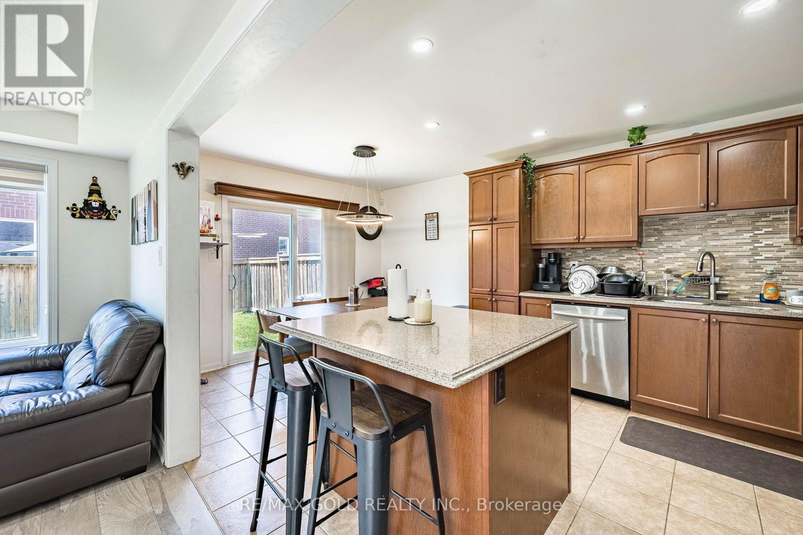 26 Robert Parkinson Drive, Brampton, Ontario  L7A 0Y3 - Photo 8 - W13246622