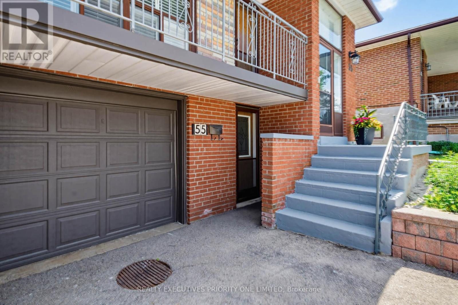 55 Picaro Drive, Toronto, Ontario  M3N 2B6 - Photo 2 - W13246626