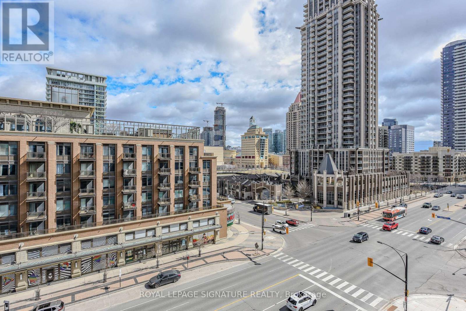 508 - 430 Square One Drive E, Mississauga, Ontario  L5B 0L6 - Photo 3 - W13246638