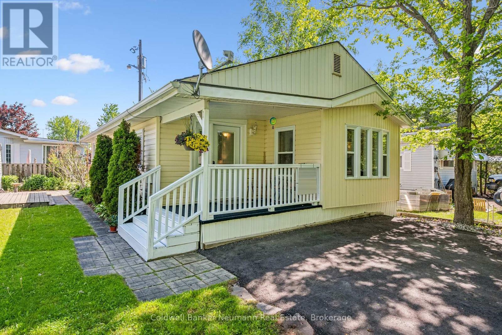 407 Teak Trail, Centre Wellington, Ontario  N1M 2W5 - Photo 2 - X13246540