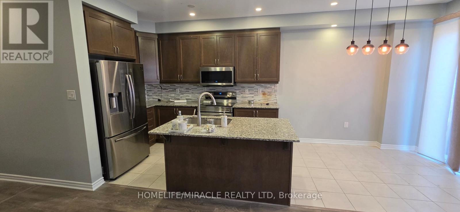 11 Circus Crescent, Brampton, Ontario  L7A 5E3 - Photo 9 - W13104990