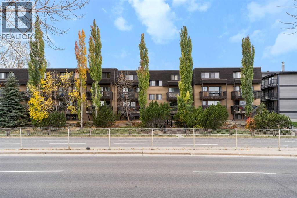 39, 3519 49 Street NW, Calgary, Alberta