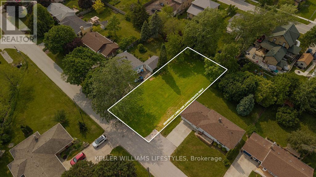 24 MAC KENZIE STREET, Lambton Shores, Ontario