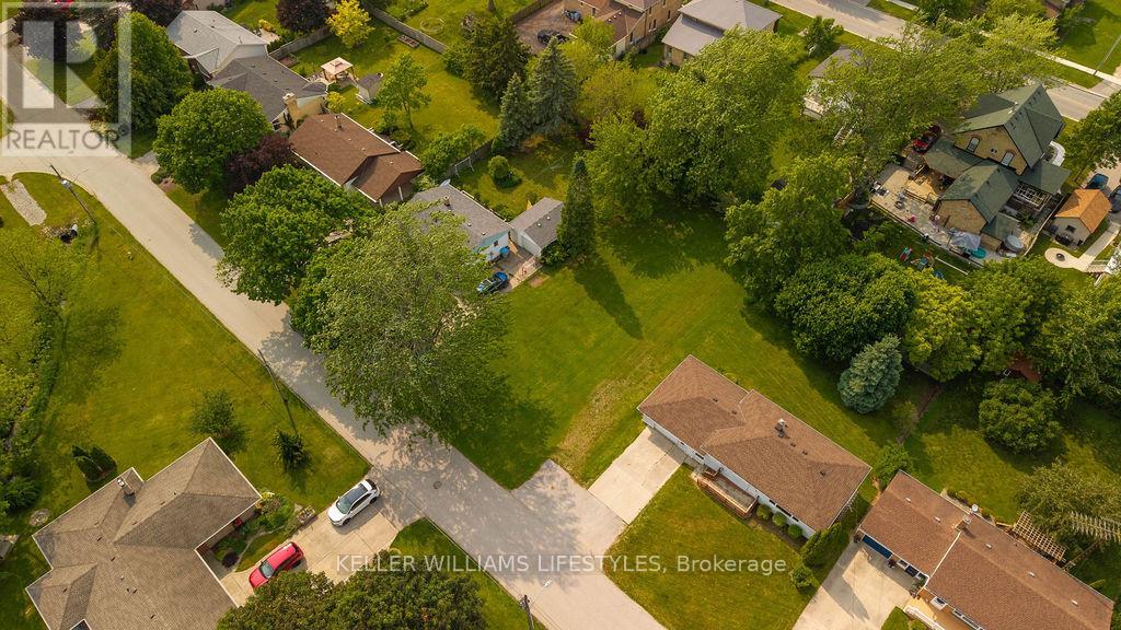 24 Mac Kenzie Street, Lambton Shores, Ontario  N0N 1J0 - Photo 2 - X13246770