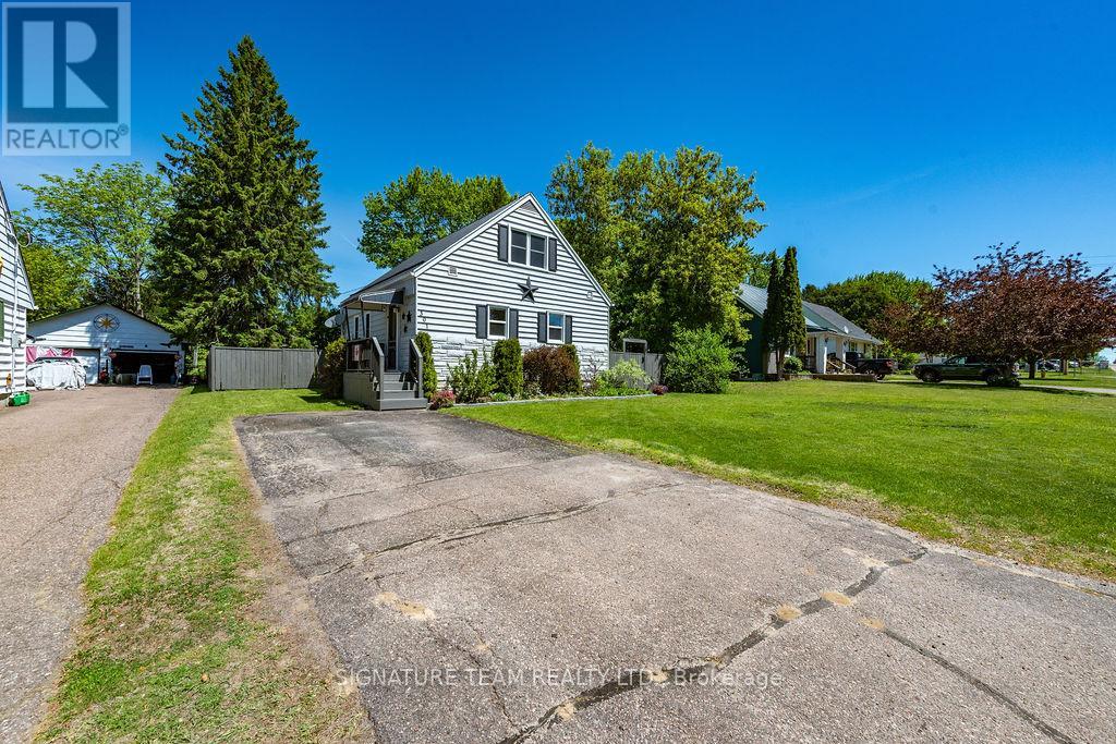 301 Chamberlain Street, Pembroke, Ontario  K8A 2M6 - Photo 2 - X13246678