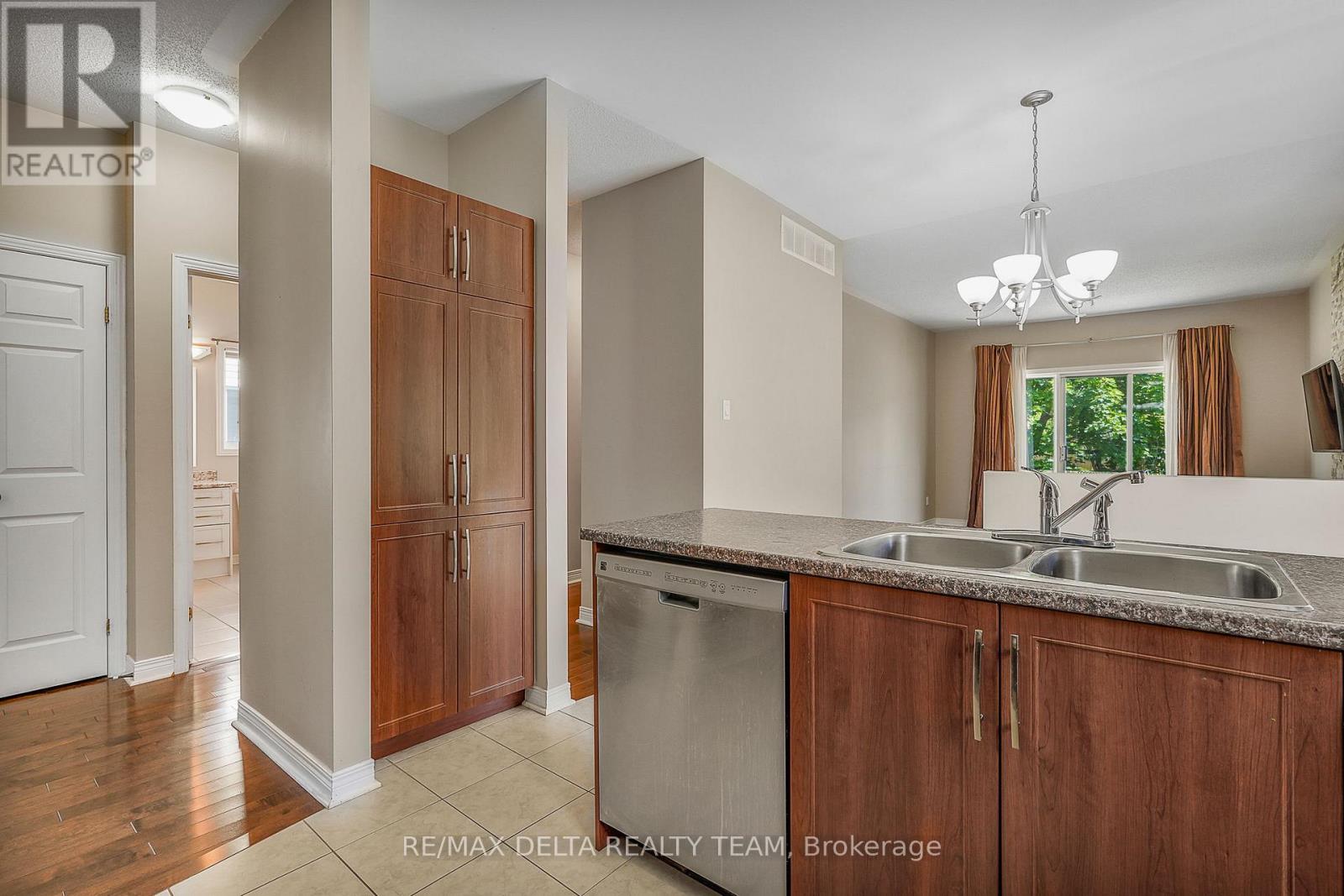 979 Como Crescent, Ottawa, Ontario  K4A 3Z6 - Photo 8 - X13246768