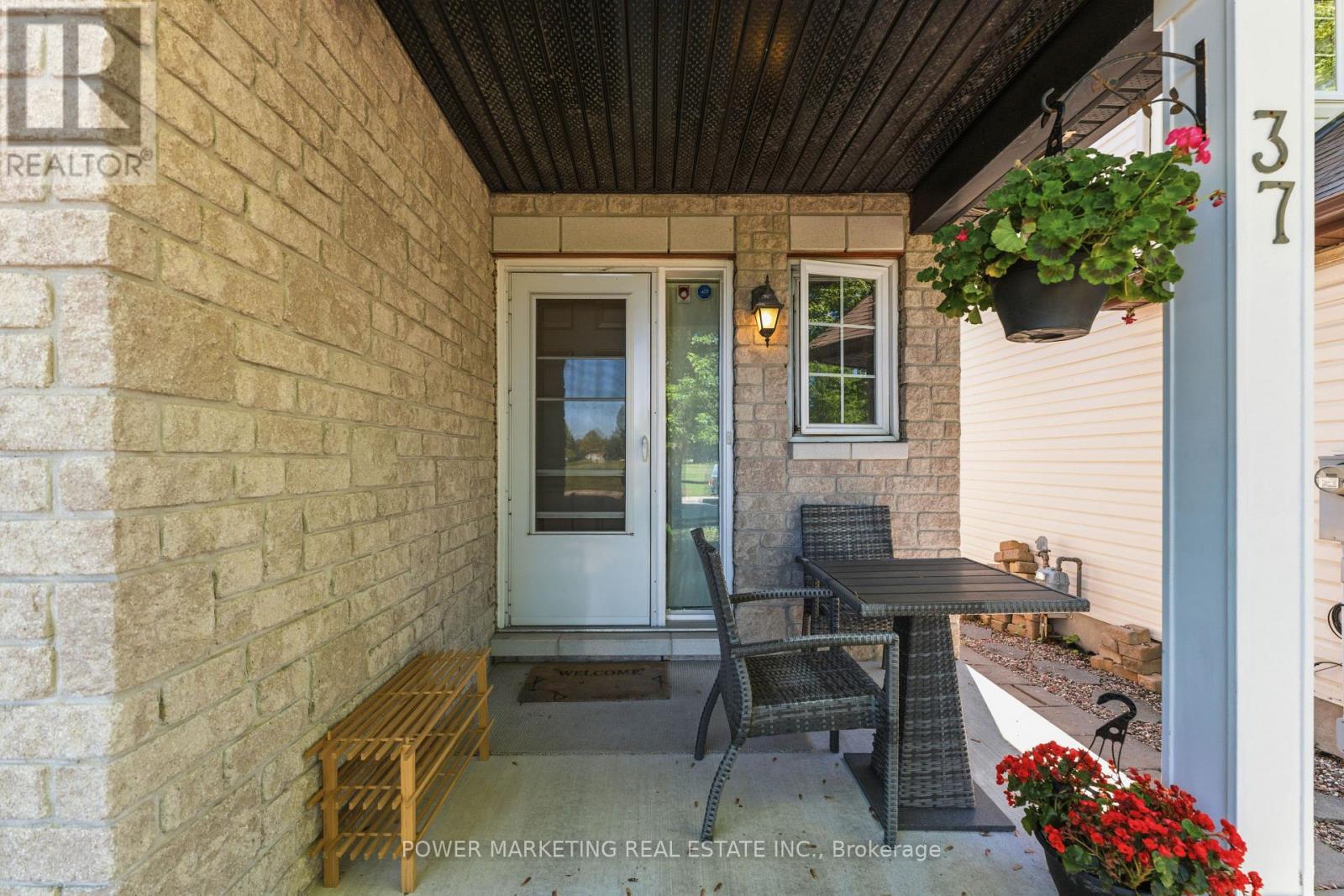 37 Cresthaven Drive, Ottawa, Ontario  K2G 6T8 - Photo 2 - X13246852