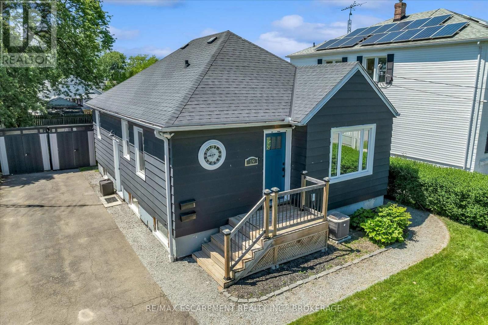 19 LYONS AVENUE, Welland, Ontario