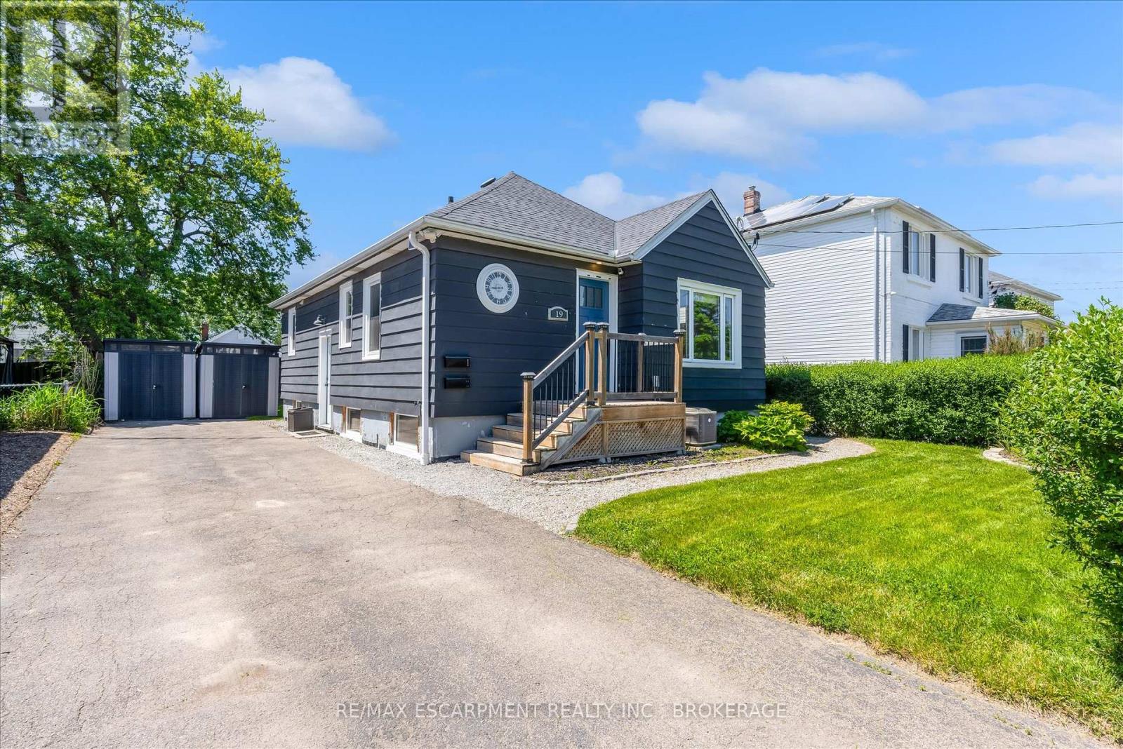 19 Lyons Avenue, Welland, Ontario  L3B 1L8 - Photo 2 - X13246782