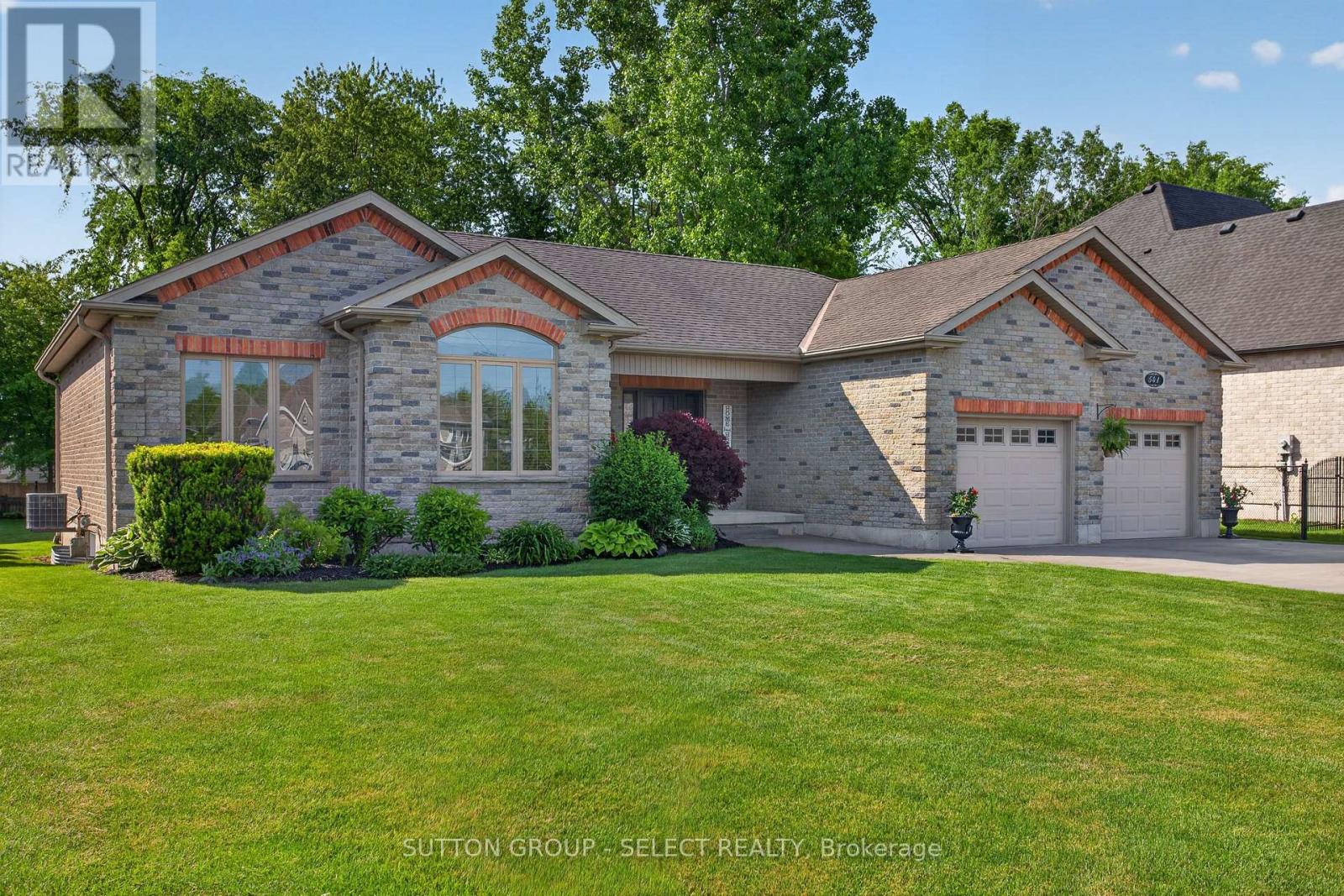 541 Juliana Drive, Strathroy-Caradoc, Ontario  N0L 1W0 - Photo 4 - X13246774