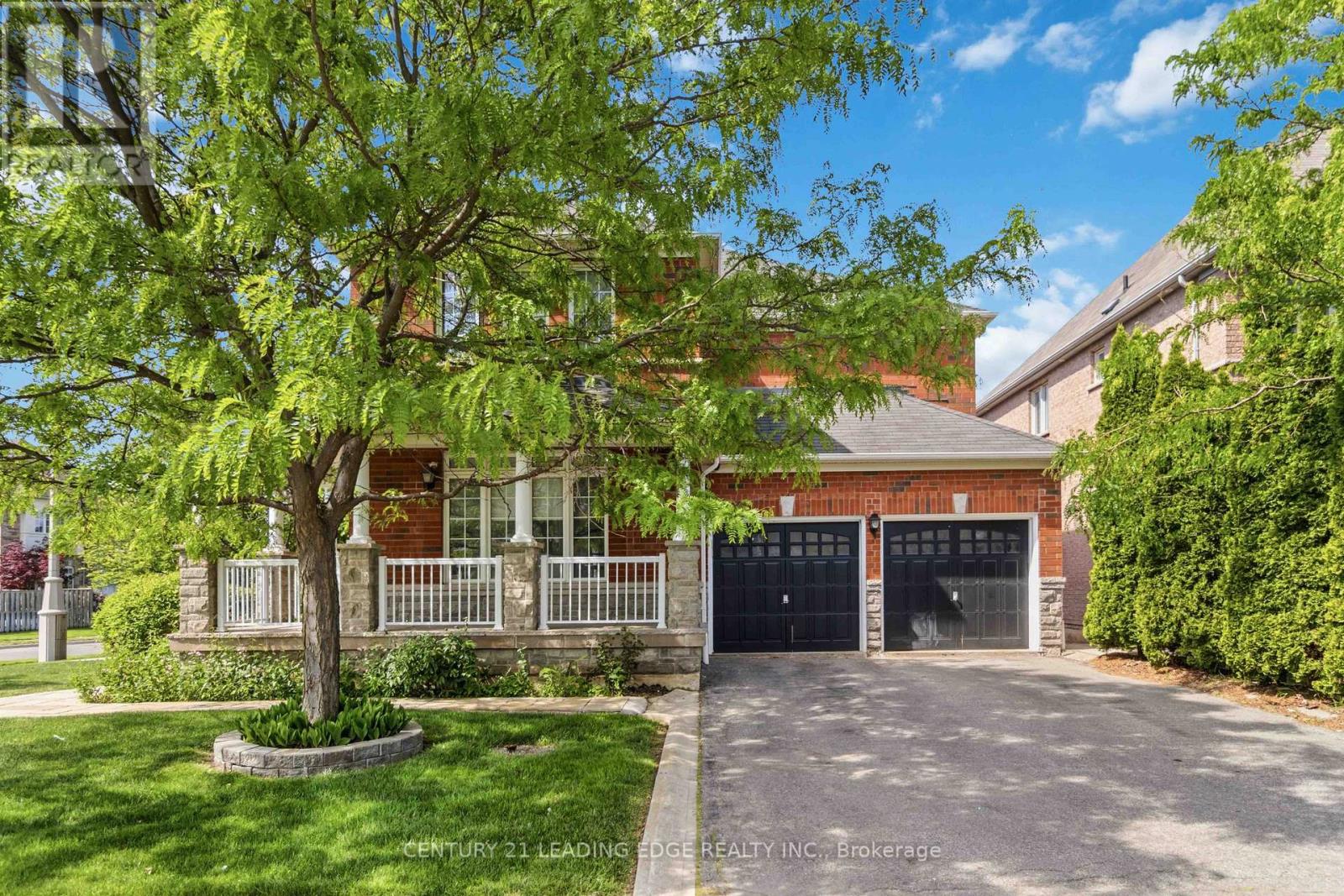 26 Huntspoint Drive, Brampton, Ontario  L6P 2E7 - Photo 3 - W13164874