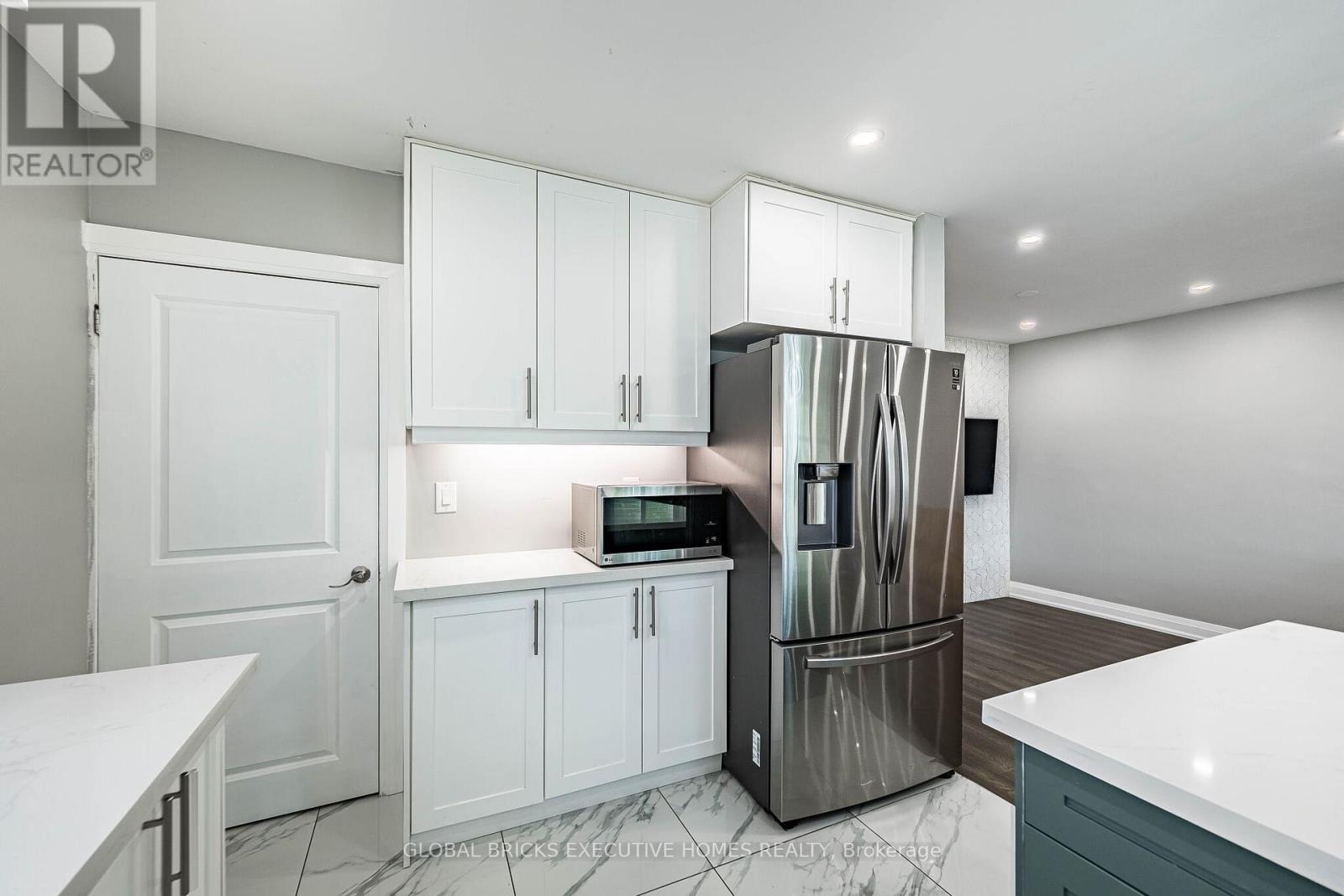 1274 Redbank Crescent, Oakville, Ontario  L6H 1Y5 - Photo 19 - W13240278