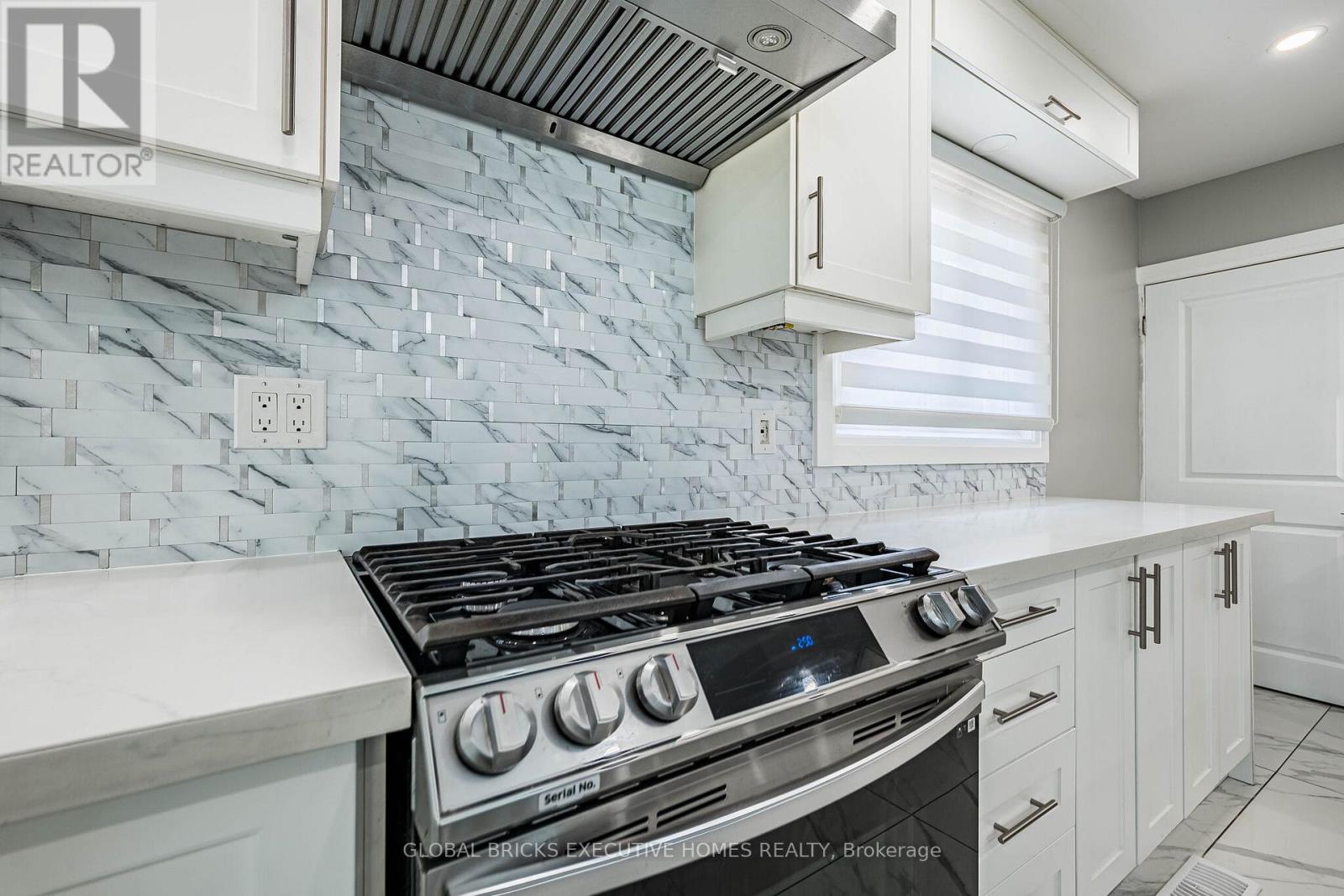 1274 Redbank Crescent, Oakville, Ontario  L6H 1Y5 - Photo 18 - W13240278