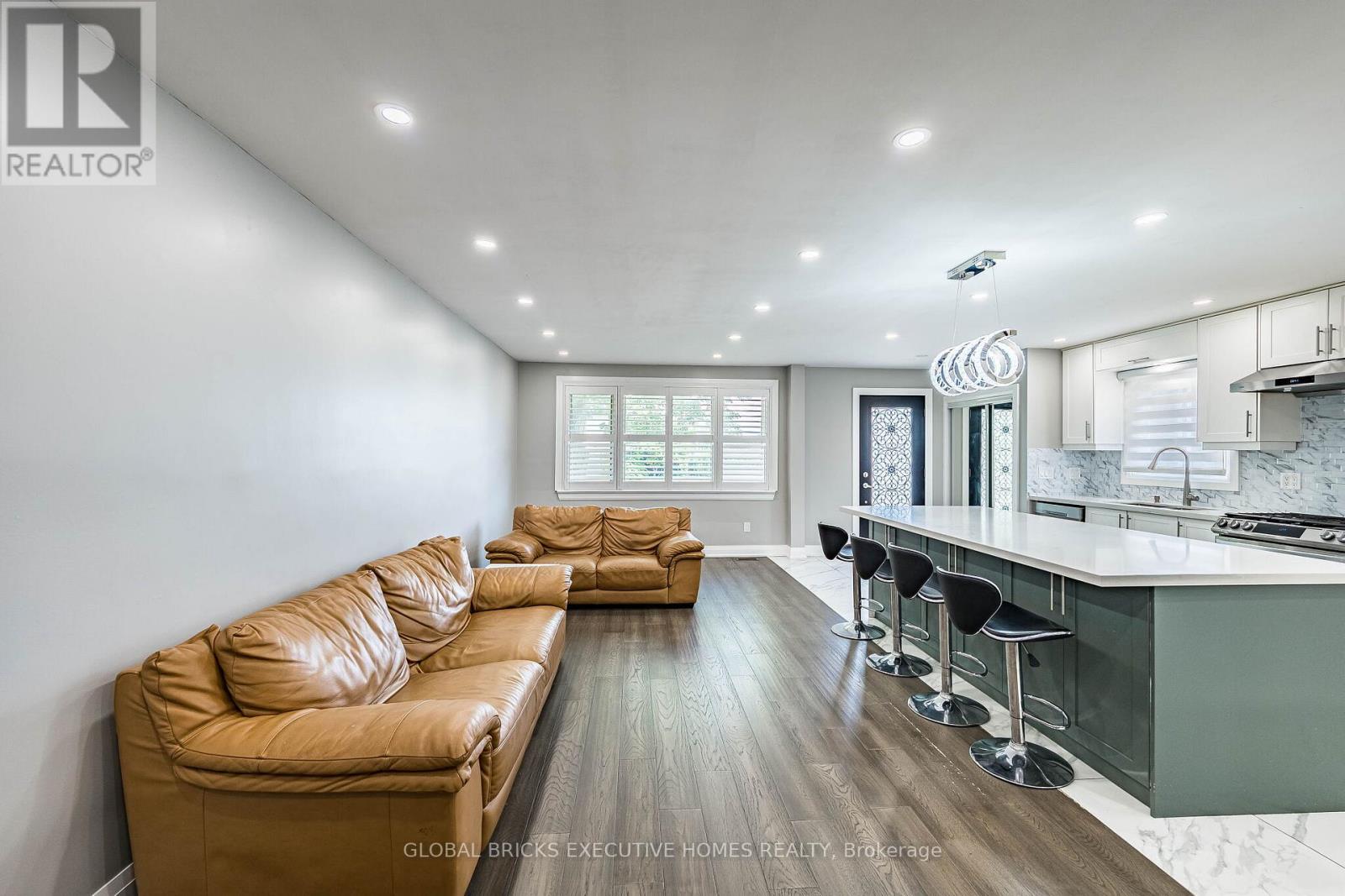 1274 Redbank Crescent, Oakville, Ontario  L6H 1Y5 - Photo 9 - W13240278
