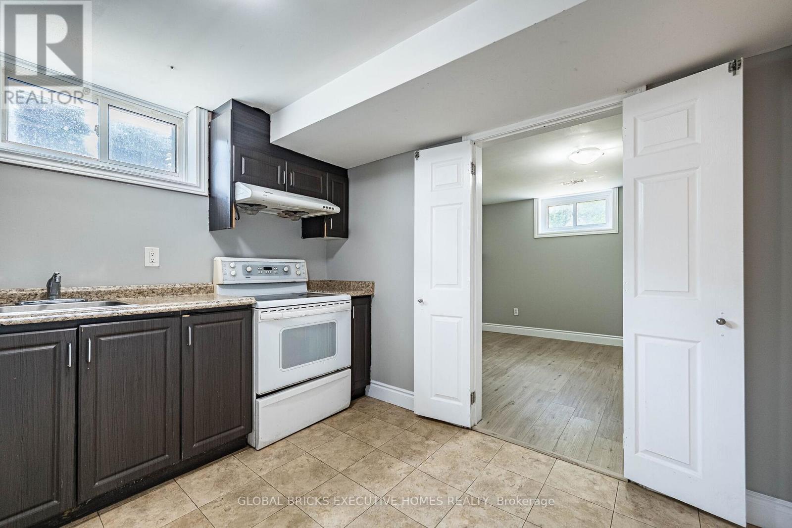 1274 Redbank Crescent, Oakville, Ontario  L6H 1Y5 - Photo 37 - W13240278