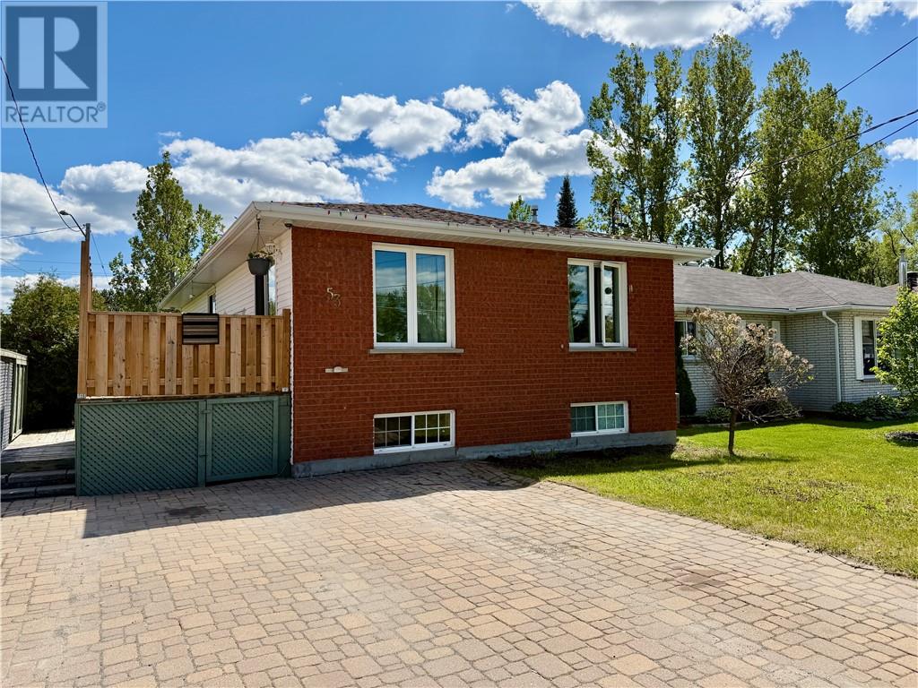 53 Caruso Street, Greater Sudbury, Ontario