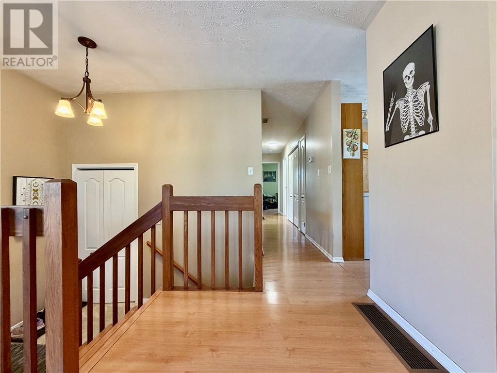 53 Caruso Street, Greater Sudbury, Ontario  P0M 1M0 - Photo 2 - 2128338