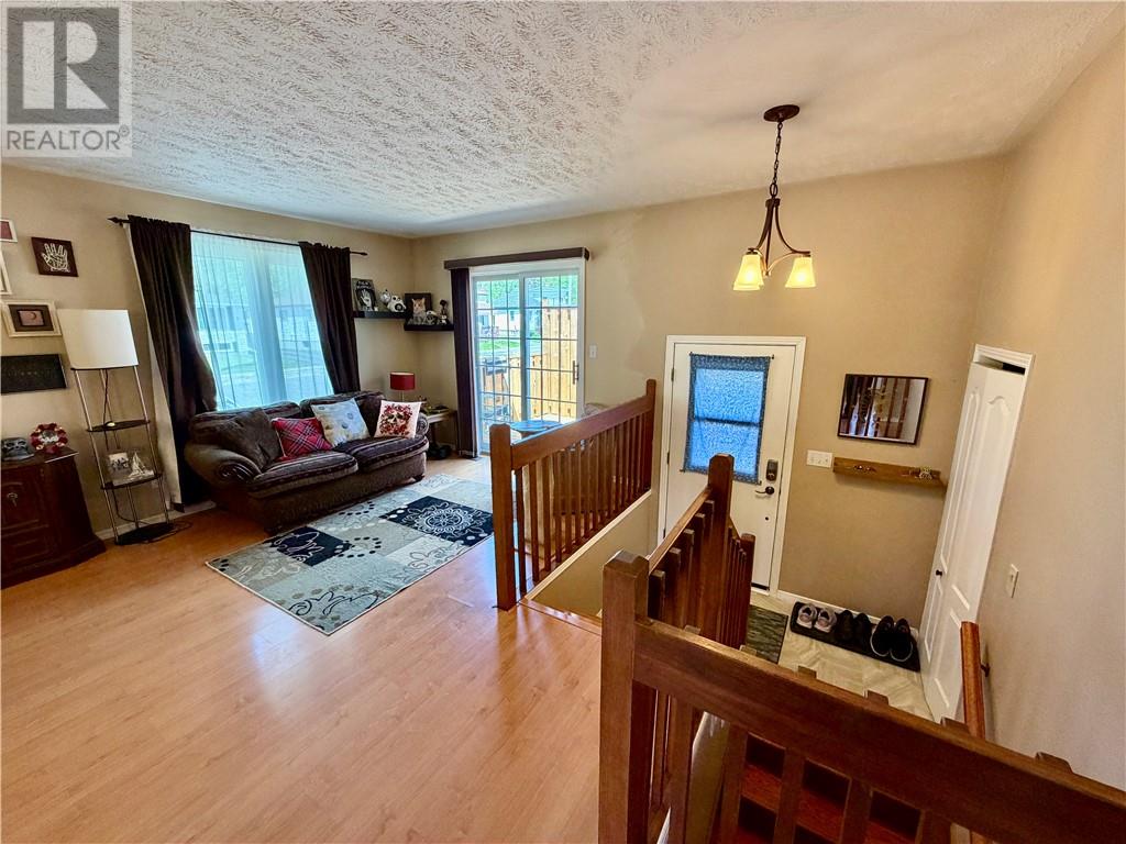 53 Caruso Street, Greater Sudbury, Ontario  P0M 1M0 - Photo 4 - 2128338