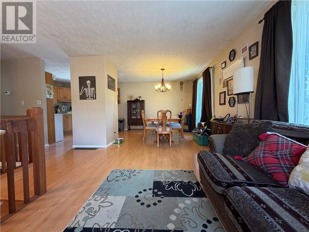 53 Caruso Street, Greater Sudbury, Ontario  P0M 1M0 - Photo 5 - 2128338