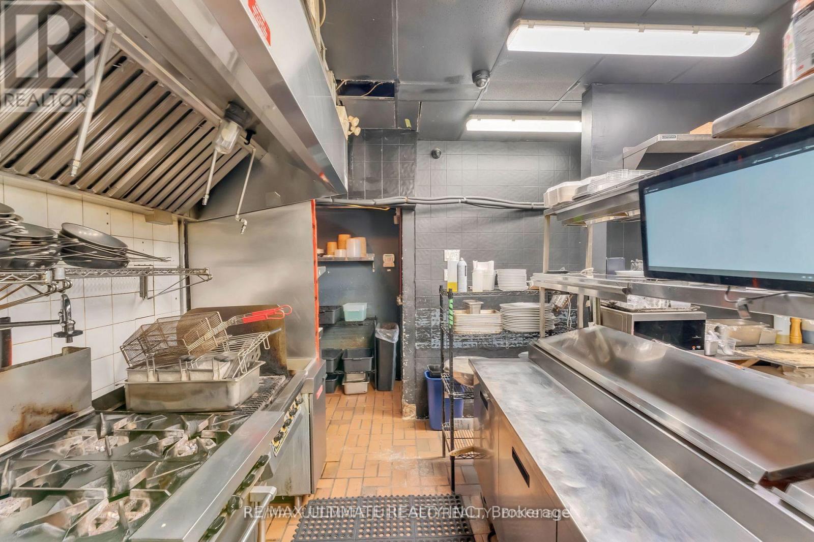 1108 St Clair Avenue W, Toronto, Ontario  M6E 1A7 - Photo 16 - C13143168