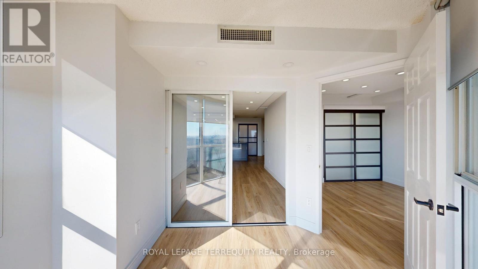 3102 - 7 Concorde Place, Toronto, Ontario  M3C 3N4 - Photo 13 - C13246728