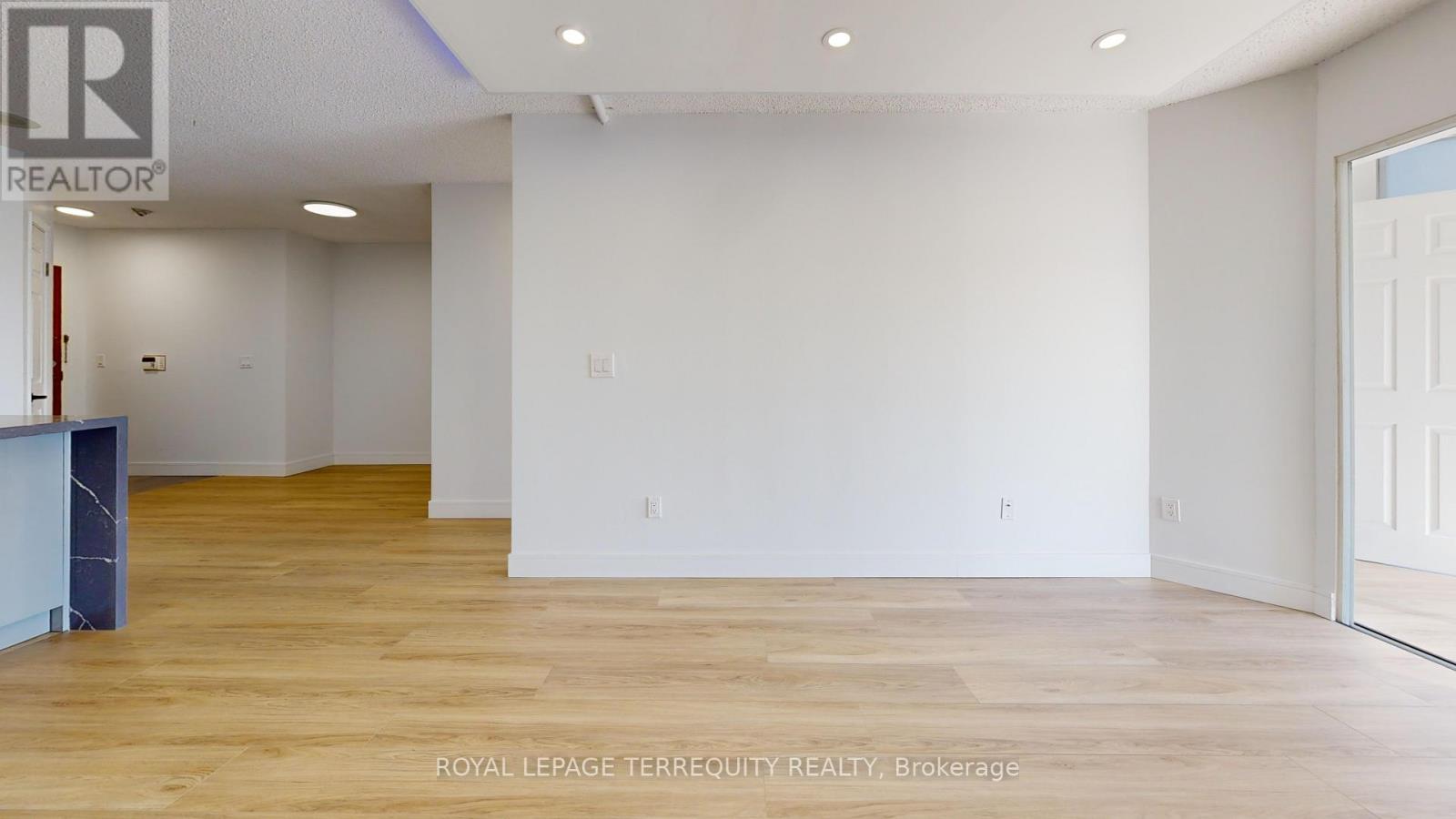 3102 - 7 Concorde Place, Toronto, Ontario  M3C 3N4 - Photo 3 - C13246728