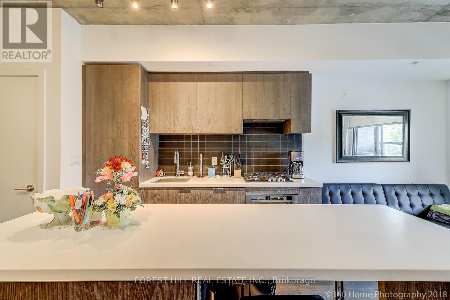 202 - 109 OSSINGTON AVENUE Toronto (Trinity-Bellwoods), ON M6J 0G1