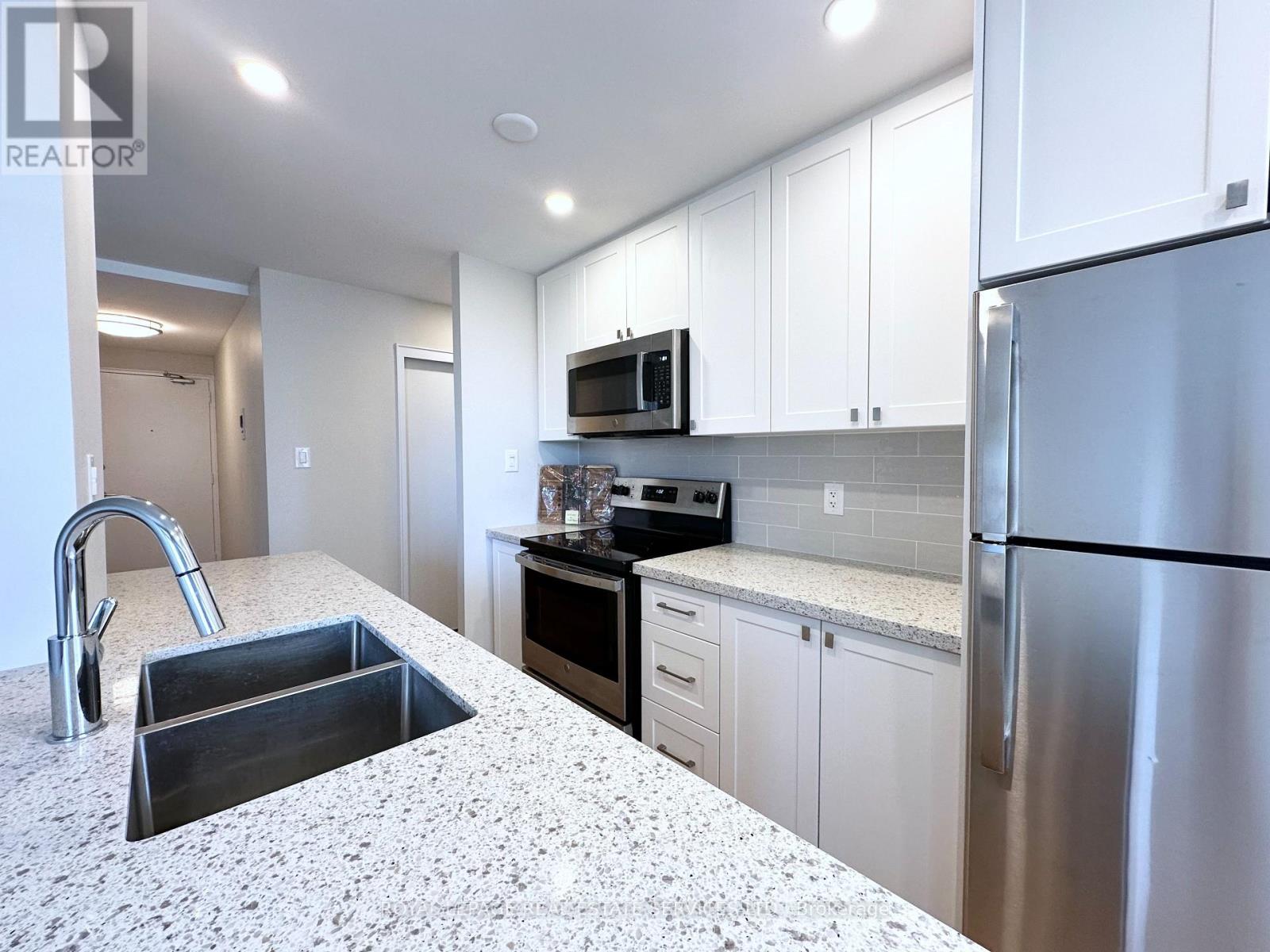 706 - 565 Avenue Road, Toronto, Ontario  M4V 2J9 - Photo 6 - C13246742