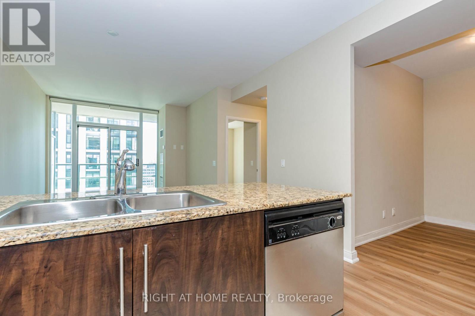 1605 - 88 Broadway Avenue E, Toronto, Ontario  M4P 0A5 - Photo 12 - C13246822