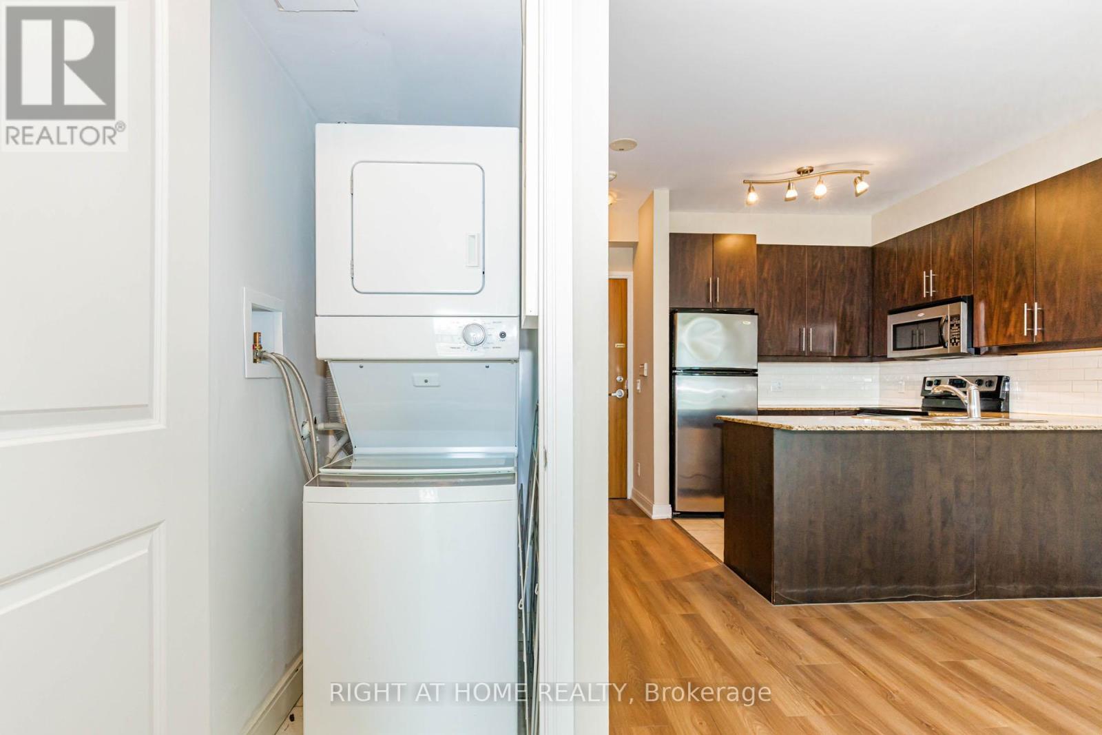 1605 - 88 Broadway Avenue E, Toronto, Ontario  M4P 0A5 - Photo 14 - C13246822