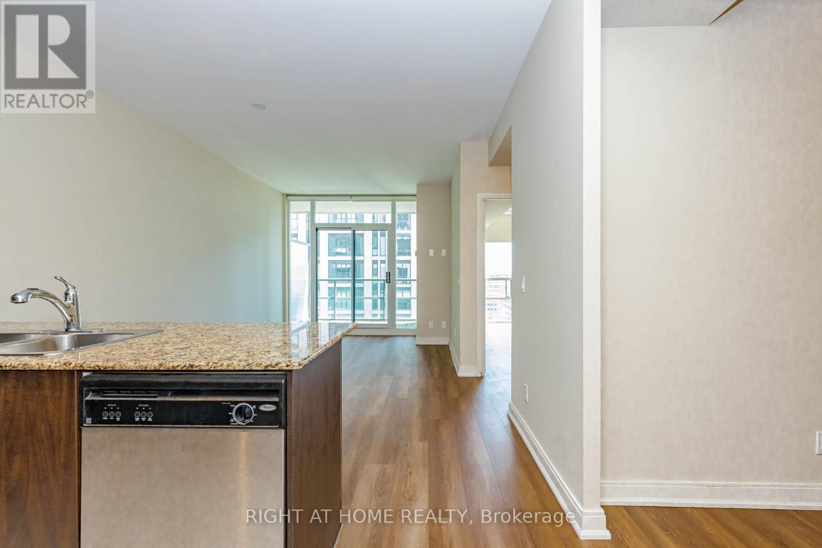 1605 - 88 Broadway Avenue E, Toronto, Ontario  M4P 0A5 - Photo 15 - C13246822