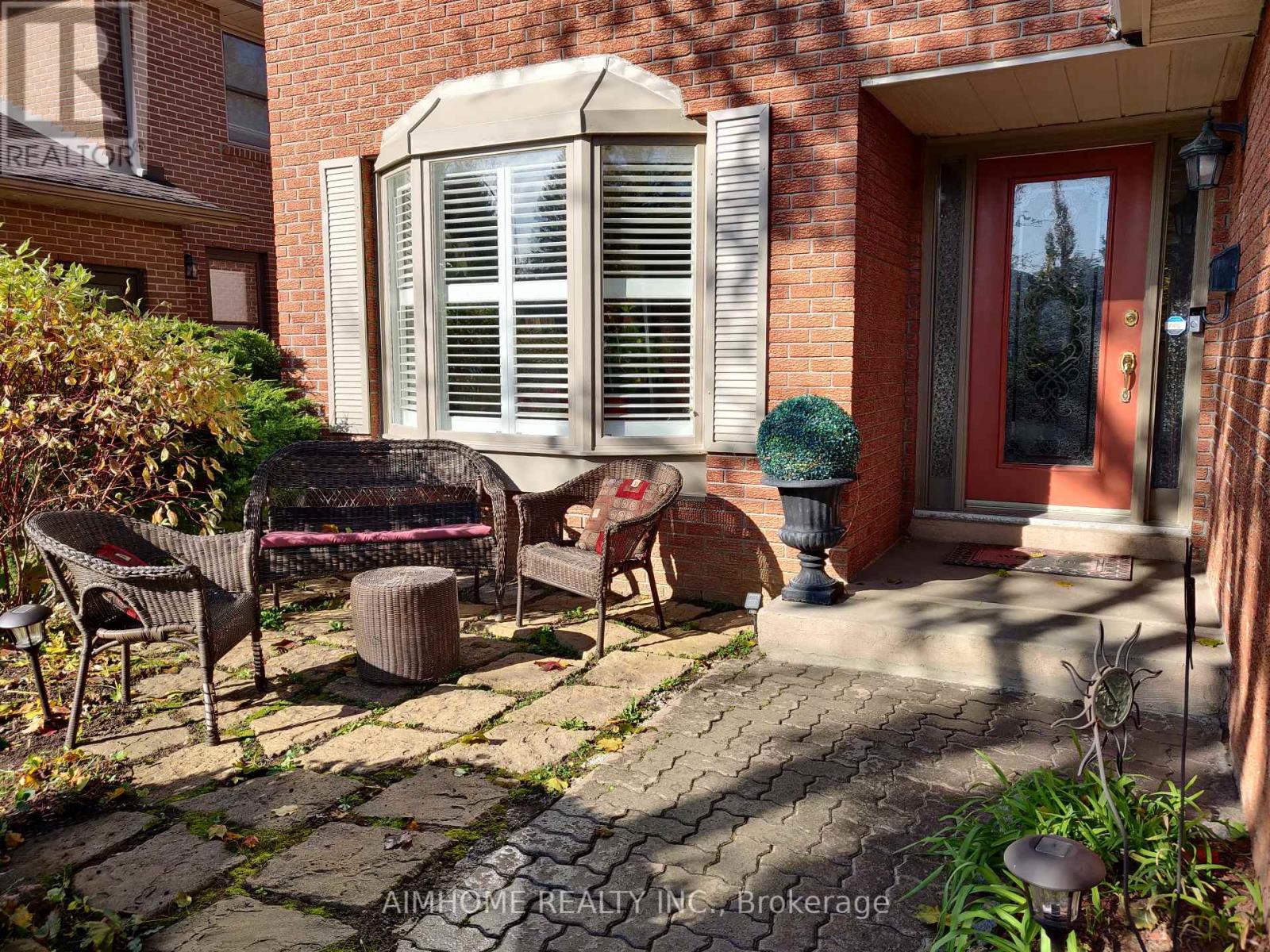 80 Golf Links Drive, Aurora, Ontario  L4G 3V3 - Photo 2 - N13246802
