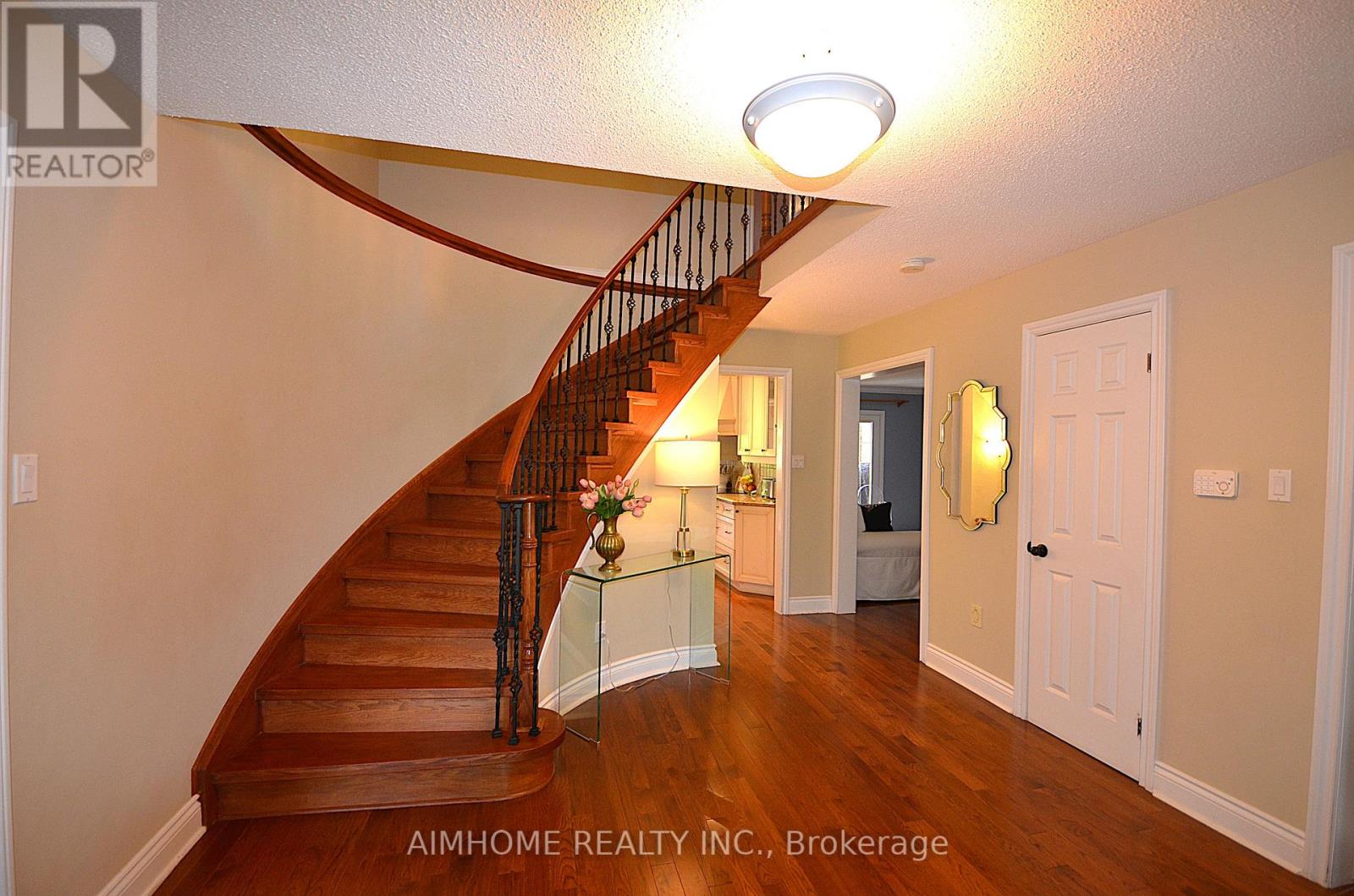 80 Golf Links Drive, Aurora, Ontario  L4G 3V3 - Photo 3 - N13246802