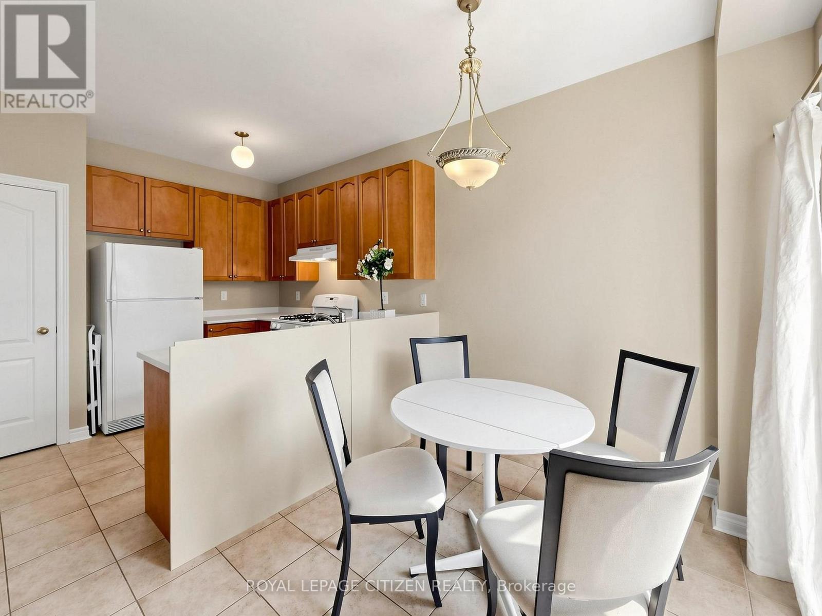 Upper - 23 Planter Crescent, Vaughan, Ontario  L4H 2V5 - Photo 8 - N13246878