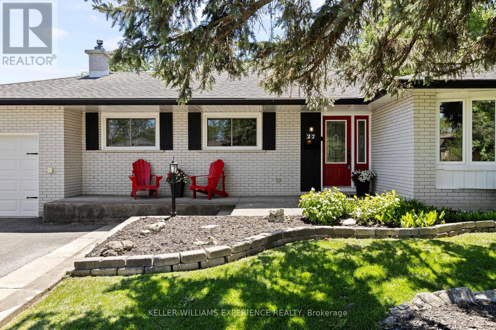 27 Ottaway Avenue, Barrie, Ontario  L4M 2W6 - Photo 2 - S13246656