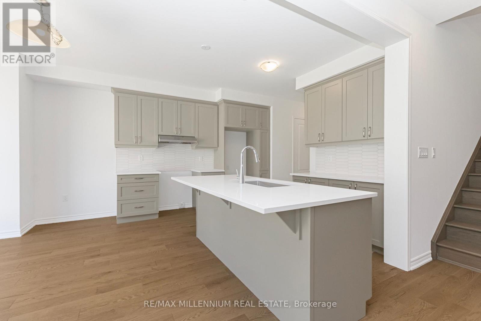 54 Gretzky Avenue, Barrie, Ontario  L9J 1A8 - Photo 16 - S13246720