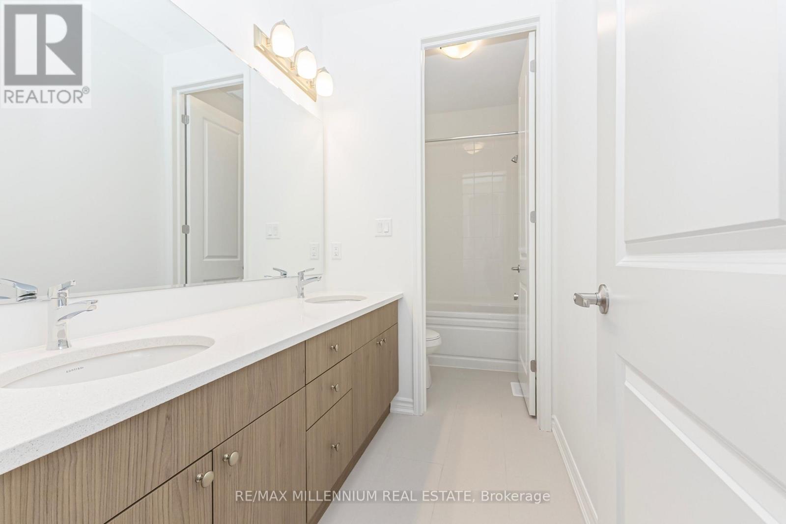 54 Gretzky Avenue, Barrie, Ontario  L9J 1A8 - Photo 29 - S13246720