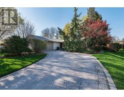 496 THE KINGSWAY, Toronto, Ontario