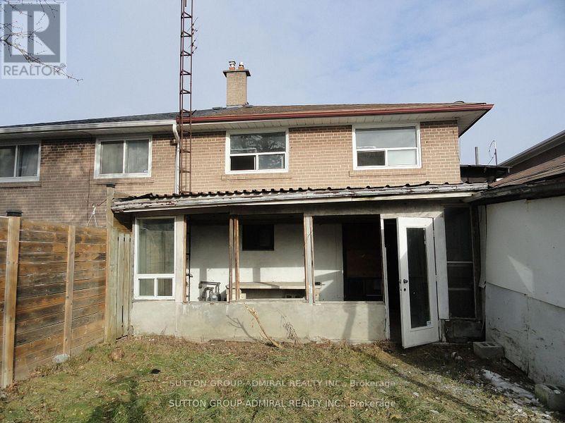 205 St Lucie Drive, Toronto, Ontario  M9M 1T4 - Photo 3 - W13246696