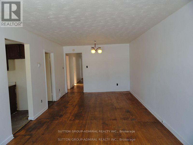 205 St Lucie Drive, Toronto, Ontario  M9M 1T4 - Photo 5 - W13246696