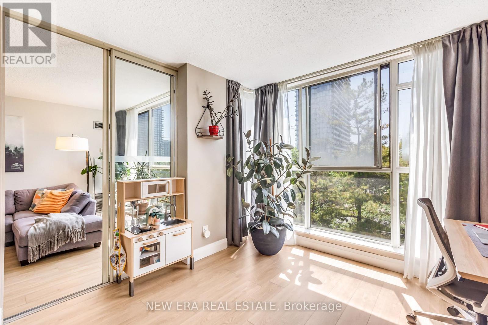 437 - 22 Southport Street, Toronto, Ontario  M6S 4Y9 - Photo 12 - W13246862