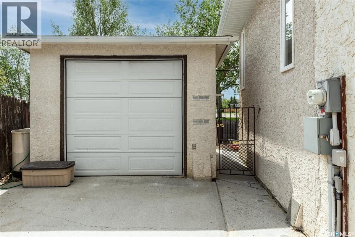 31 Faunt Bay, Regina, Saskatchewan  S4X 2J8 - Photo 42 - SK037992