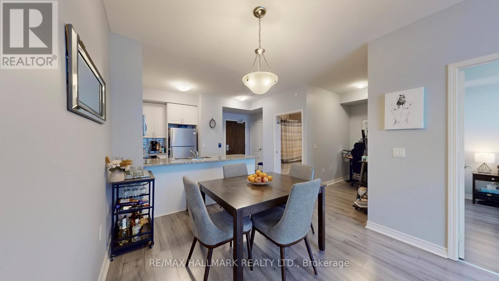 910 - 349 Rathburn Road W, Mississauga, Ontario  L5B 0G9 - Photo 10 - W12723360
