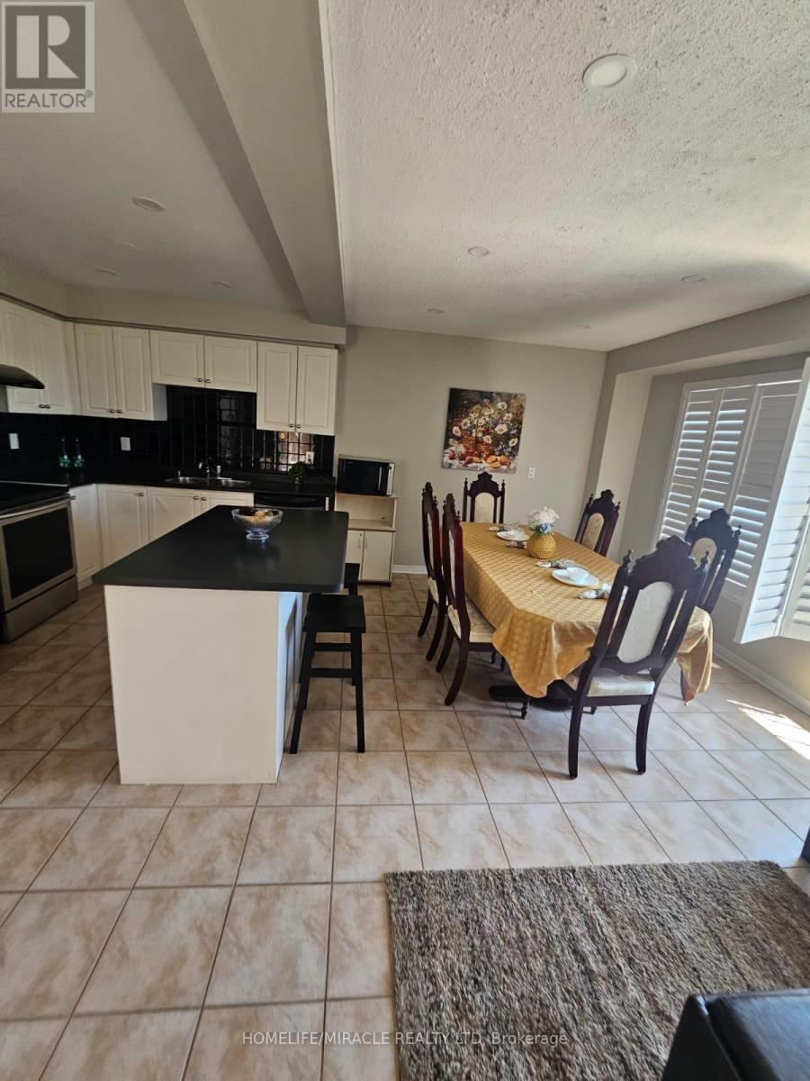 22 Domenico Crescent, Brampton, Ontario  L6P 1H5 - Photo 11 - W13238540