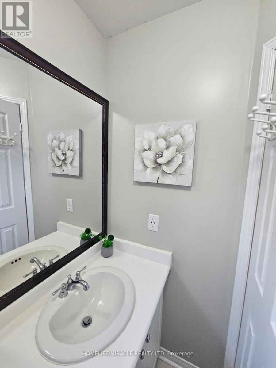 22 Domenico Crescent, Brampton, Ontario  L6P 1H5 - Photo 13 - W13238540
