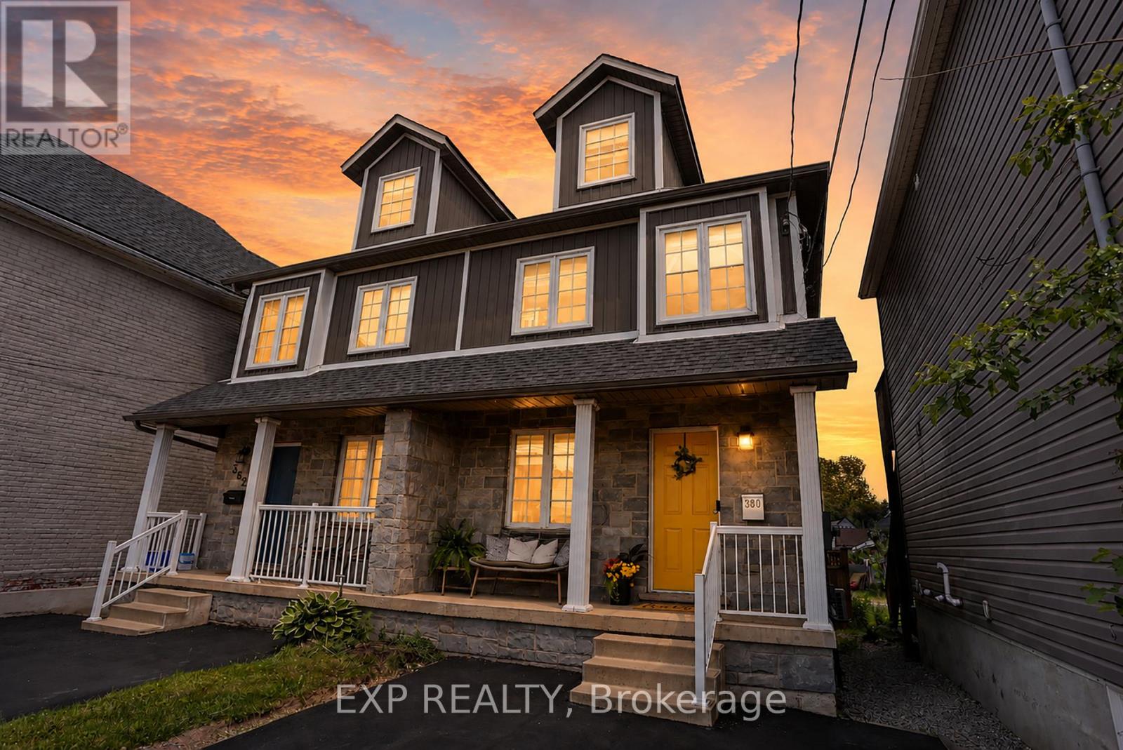 360 JOHN STREET N, Hamilton, Ontario