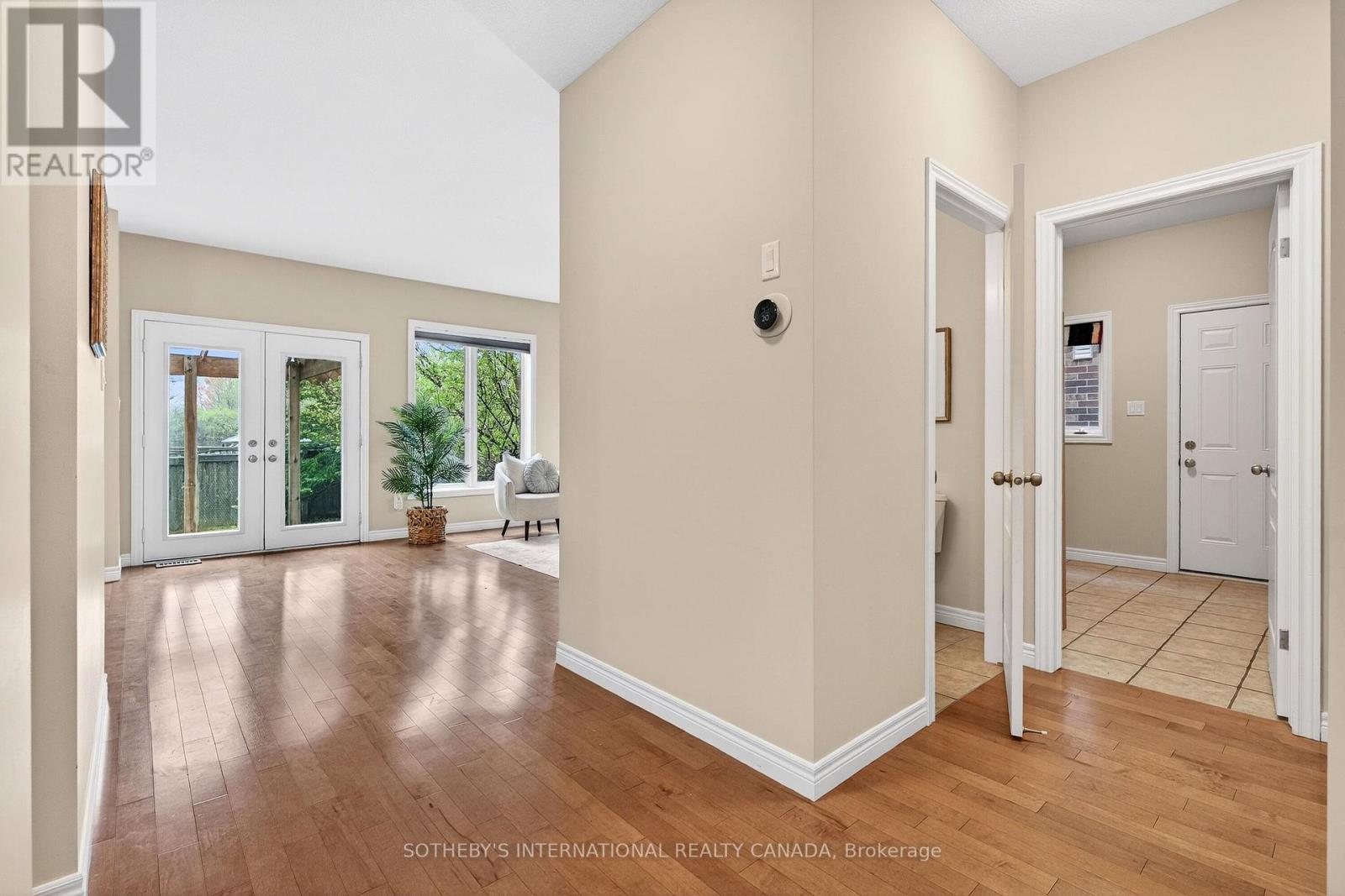 40 Maplevale Drive, Hamilton, Ontario  L9G 0C5 - Photo 4 - X13246788
